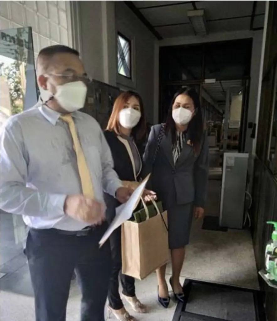 "จุรีพร"ลัดฟ้าจากขอนแก่นคืนรองเท้าแบรนด์เนม