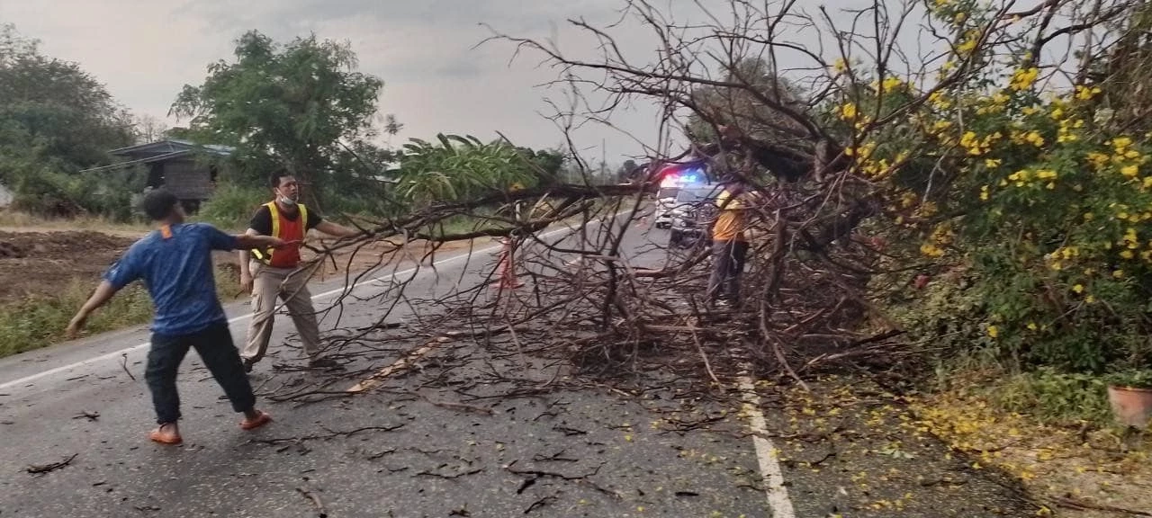 ปภ.เผย พายุฤดูร้อนถล่ม 21 จว. เสียหายกว่า 3 พันหลัง เตือน 19 จว.ยังต้องระวัง