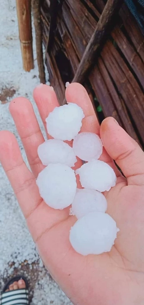 พายุลูกเห็บตกหนักคล้ายหิมะที่ อ.ปาย จ.แม่ฮ่องสอน