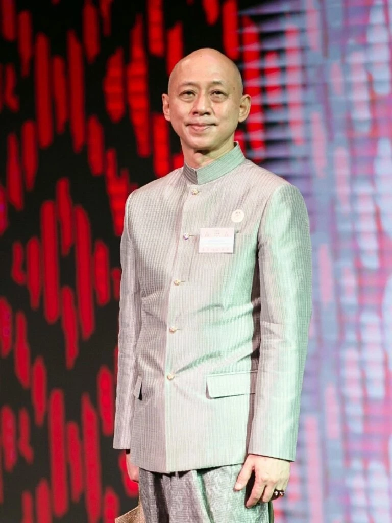 นายมีชัย แต้สุจริยา (ทอผ้า) 