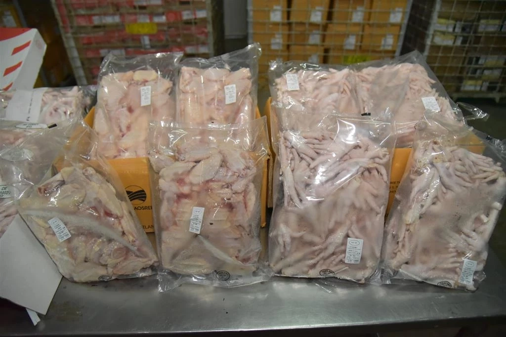 DSI จับชิ้นส่วนไก่ลักลอบนำเข้าจากอเมริกาใต้มาสวมเป็นสินค้าไทยเพื่อขาย