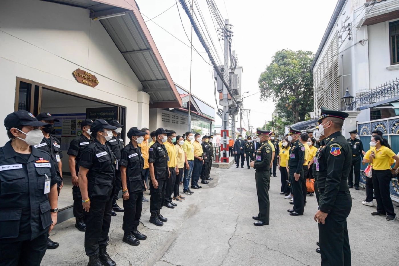 ผู้บัญชาการทหารบก ส่งมอบสวนหย่อมใจกลางชุมชนสุโขทัย ( Pocket Park ) ความร่วมมือ สวนนงนุชพัทยา และ บริษัท แอ๊บโซลูท คลีนเอ็นเนอร์จี้ จำกัด (มหาชน)