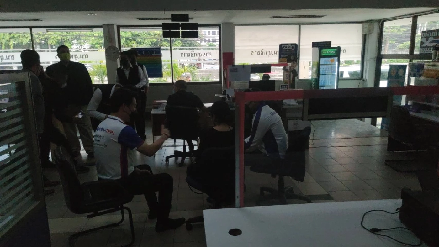 “ส.ส.ไผ่” พาเหยื่อสาว โร่แจ้งความเอาผิดสามีลูกอดีตอัยการซ้อม