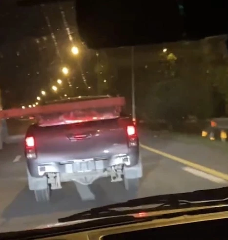 ไล่ล่ากระบะปริศนา