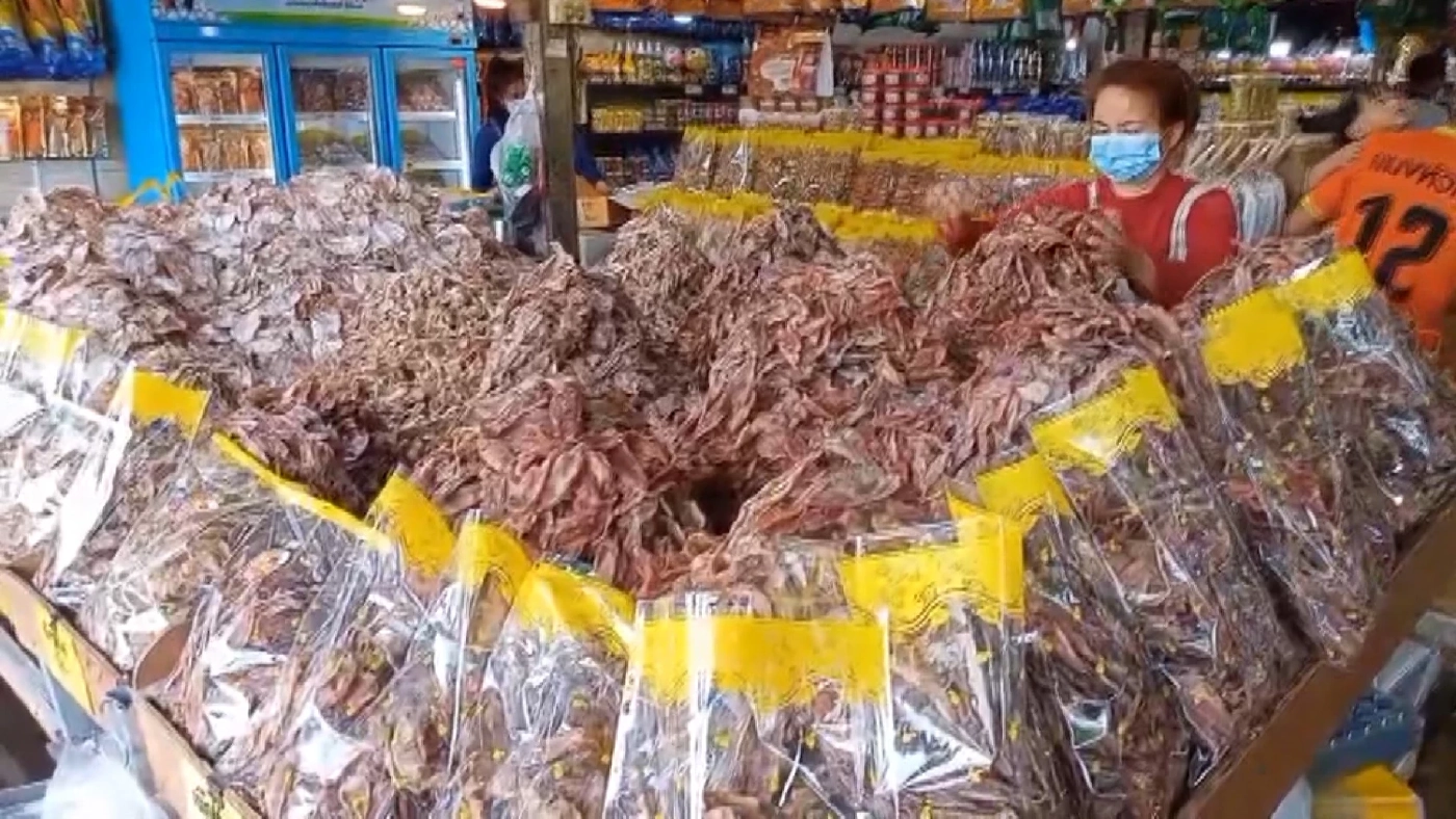 ร้านของฝากซบเซา หนุ่มสาวโรงงาน 'เมิน' ซื้อ