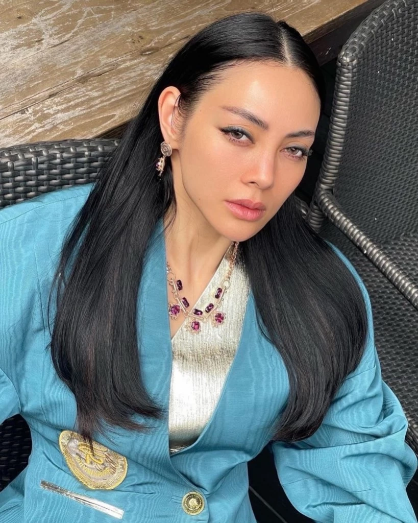 เจ้าฟ้าสิริวัณณวรีฯ พระราชทานเค้กวันเกิดให้ ตั๊ก บงกช  ขอเลิกเหล้าทั้งชีวิต