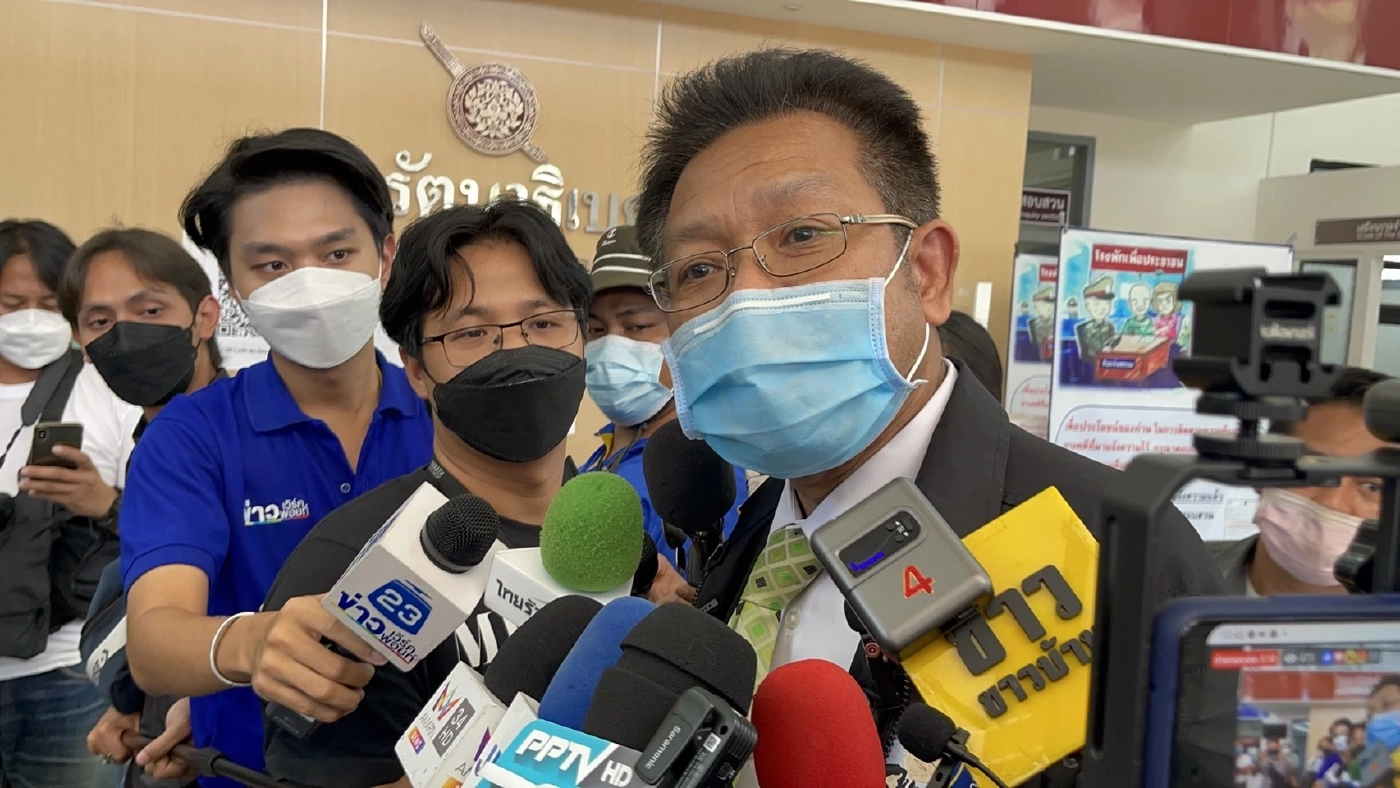 “ทนายเดชา” แจ้งความ “แต๊งค์ พงศกร – ศรีสุวรรณ” หมิ่นทนายขยะ ลั่นคุกสถานเดียว