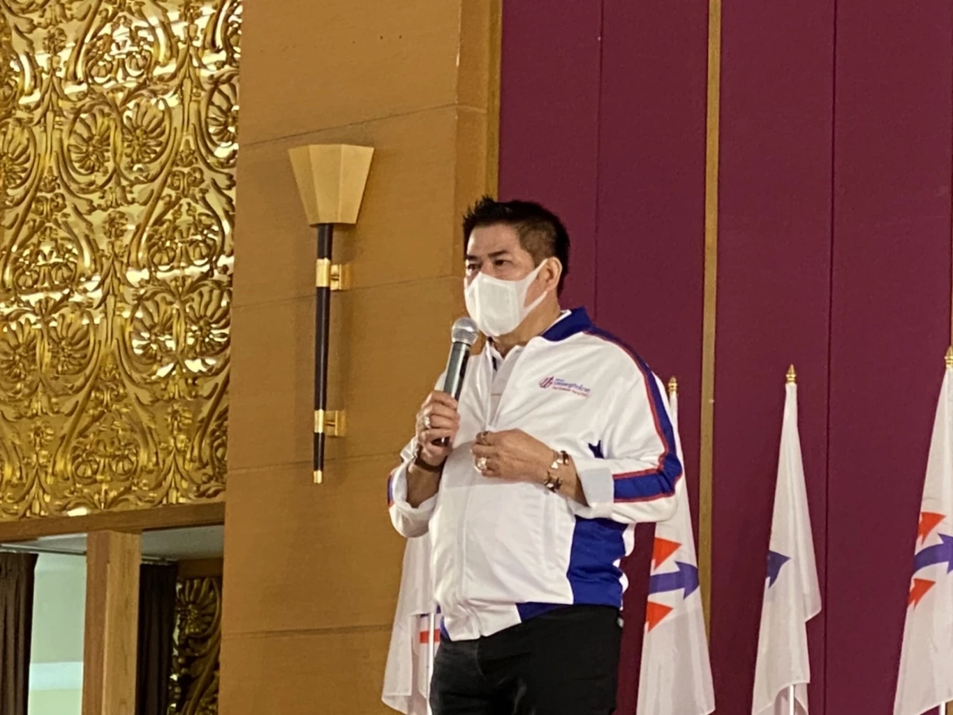 "ผู้กองธรรมนัส"กั๊กตอบหนุน"บิ๊กตู่"ศึกซักฟอกชี้ต้องรอเปิดสภา