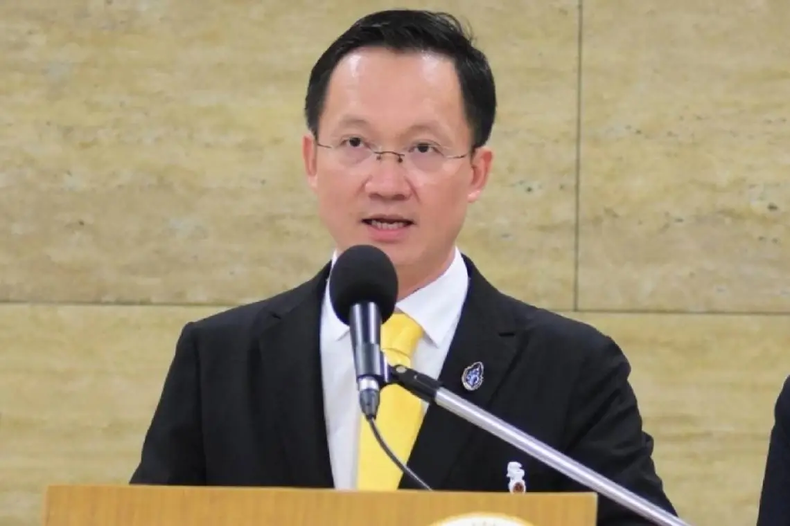  นายอัครเดช วงษ์พิทักษ์โรจน์ ส.ส.ราชบุรี และรองโฆษกพรรคประชาธิปัตย์