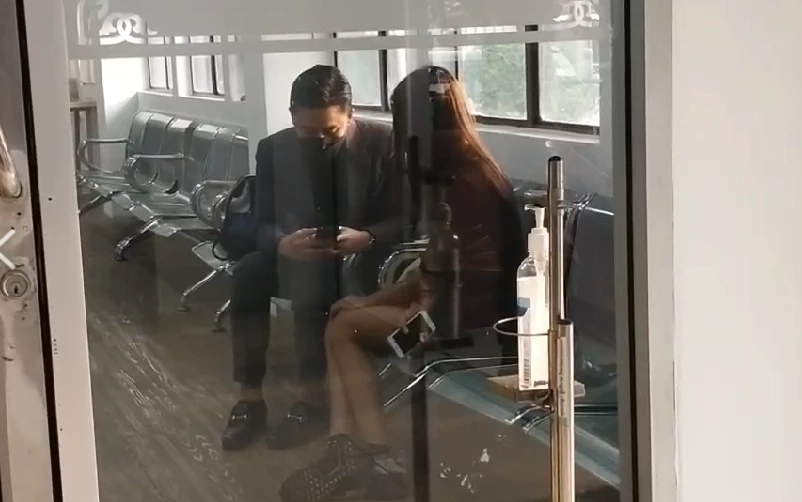 ทนายตั้ม พาผู้เสียหายแจ้งความเอาผิดนักการเมืองใหญ่ข่มขืน