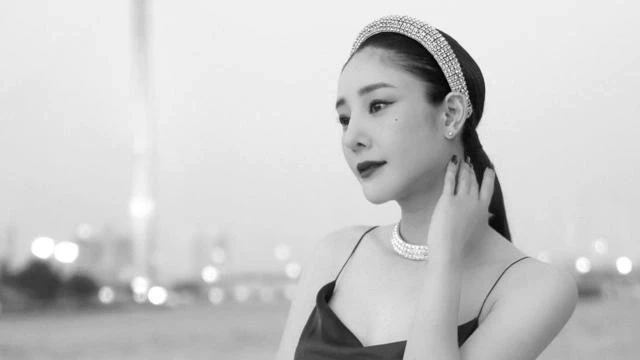 ปมการเสียชีวิตปริศนาของนักแสดงสาวชื่อดัง "แตงโม นิดา" ที่พลัดตกเรือสปีดโบ๊ท สังคมยังคงรอฟังข้อเท็จจริง