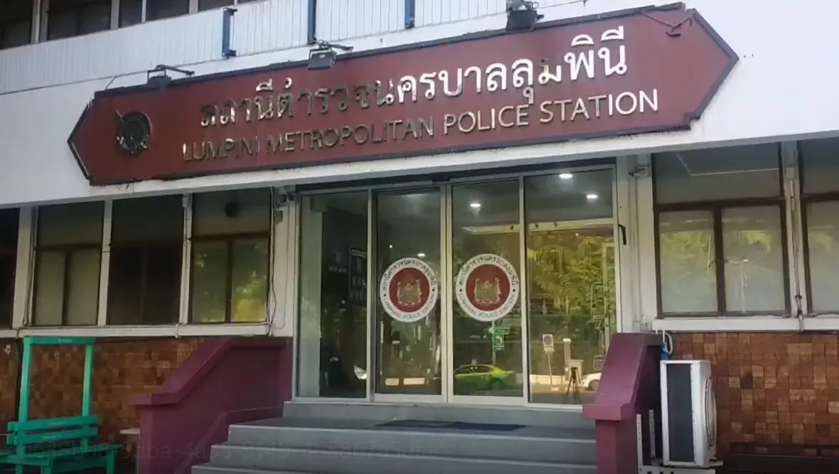 "ปริญญ์" ดอดมอบตัวแล้ว ก่อนถูกหมายจับ หลบนักข่าวหนีขึ้นหลังโรงพัก