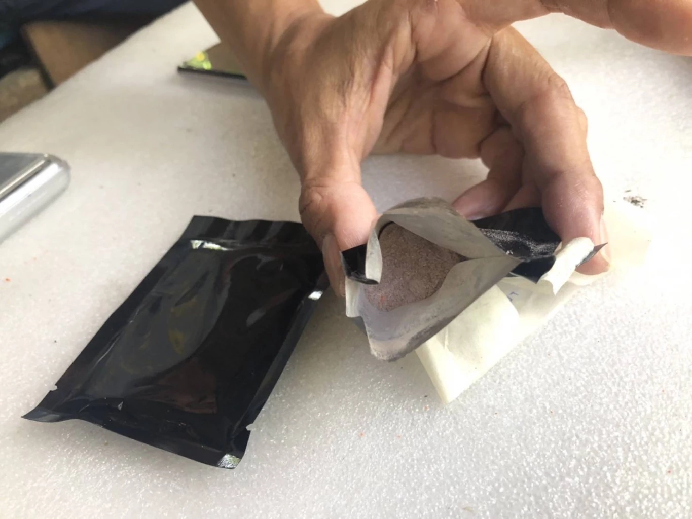 ปส.รวบหนุ่ม 28 ปีมือกระจาย "ยาเสพติดสูตรผงชงน้ำ" ระบาดเมืองชลฯ