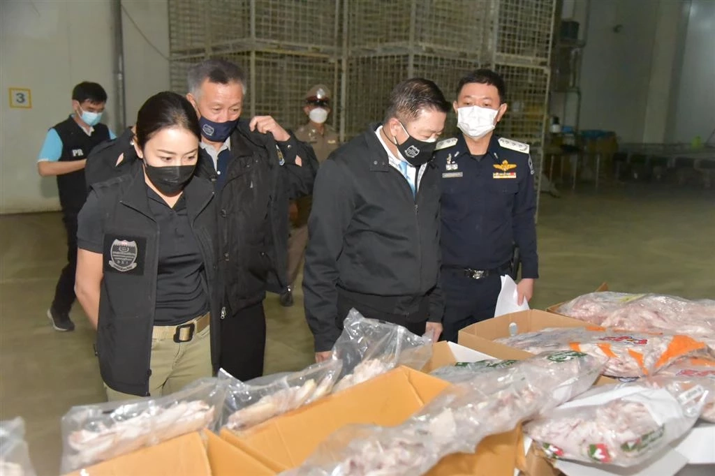 DSI จับชิ้นส่วนไก่ลักลอบนำเข้าจากอเมริกาใต้มาสวมเป็นสินค้าไทยเพื่อขาย