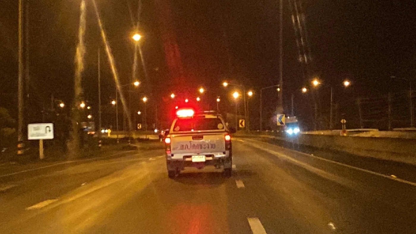 นาทีระทึกไล่ล่ากระบะปริศนา