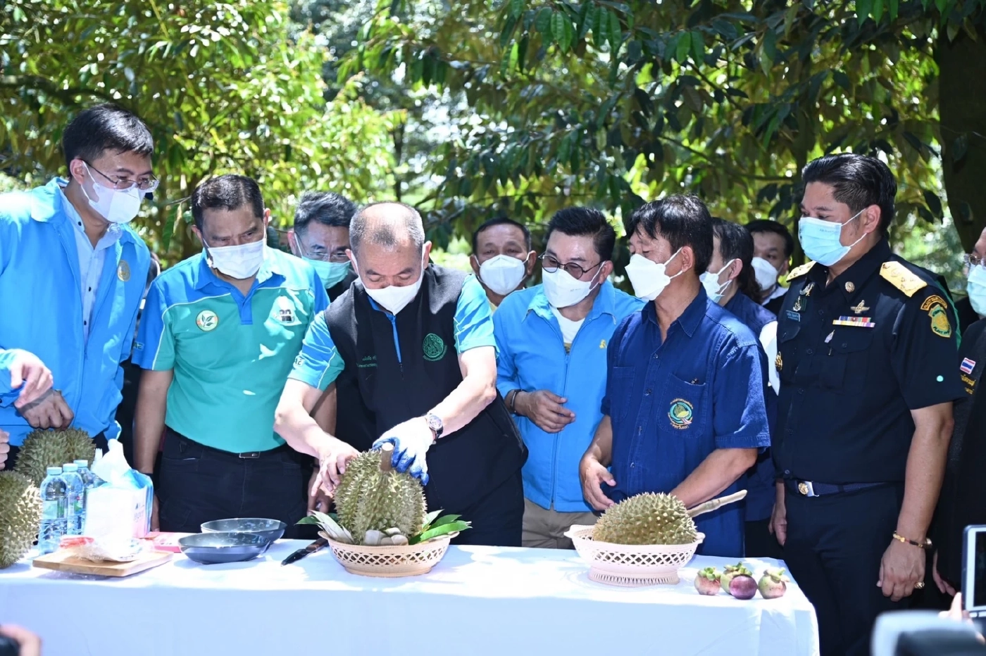 รมว.เฉลิมชัย เปิดงานทุเรียนเมืองจันทฯ ย้ำคุณภาพระดับโลก