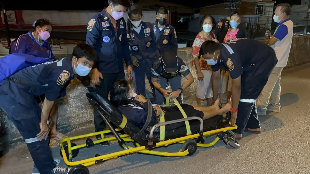 สาวน้อยใจสามีปันใจให้หญิงอื่น คิดสั้นกระโดดสะพาน โชคดีจนท.คว้าตัวได้ทัน