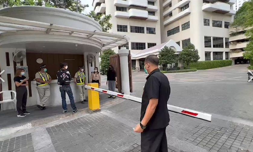 รปภ.คอนโด ไม่อนุญาตสือเข้าไปภายในคอนโดที่อ้างว่าเป็นห้องเชือดนักการเมืองใหญ่