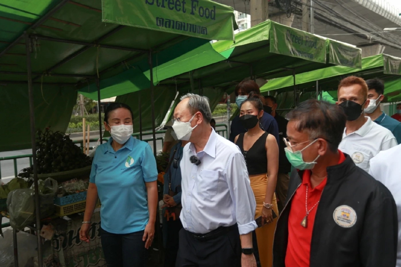 "สนธิรัตน์"นำทีมนักวิชาการสังคมลุยบางแครับฟังปัญหาหวังฟื้นศก.ฐานราก