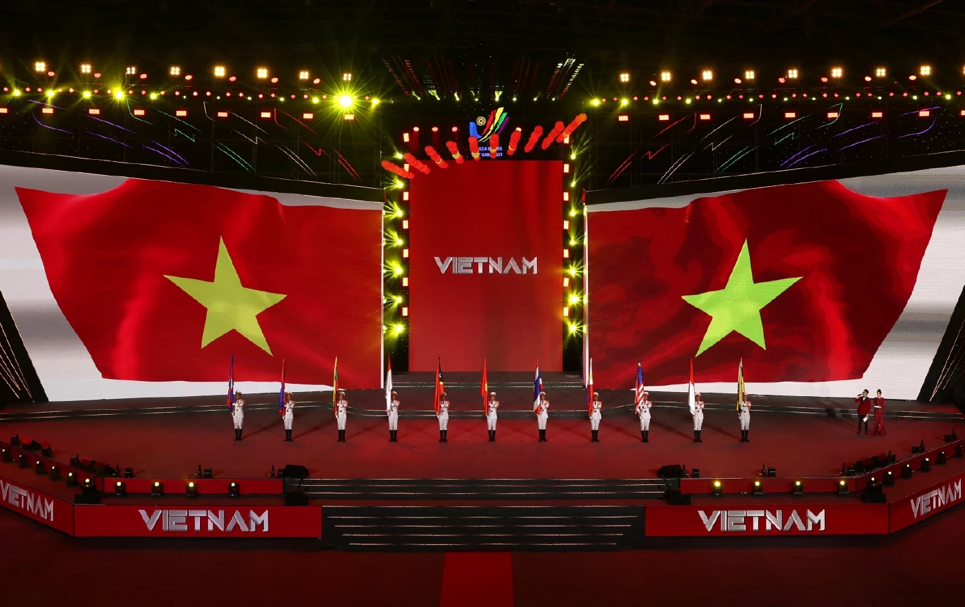 ประมวลภาพพิธีปิด "ซีเกมส์" อบอุ่นสุดประทับใจ พบกันใหม่ปีหน้าที่กัมพูชา