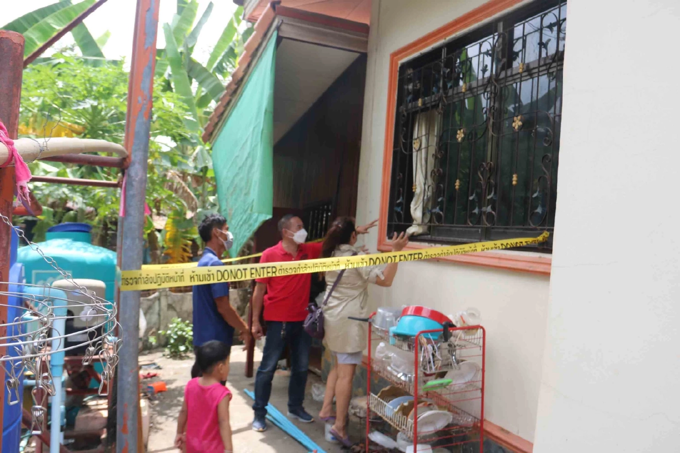 ตำรวจออกหมายจับผัวหึงโหด ยิงอดีตเมียดับ