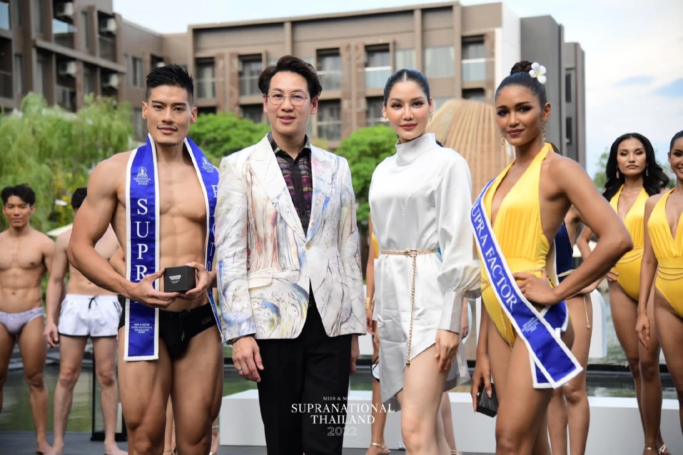 30 หนุ่มสาว “ซูปร้า ไทยแลนด์ 2022” งัดท่วงท่าลีลาสะบัดโชว์ในรอบชุดว่ายน้ำ