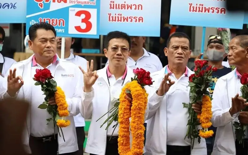 "ปลัดแต" อุดม ไกรวัตนุสสรณ์  เมื่อครั้งลงพื้นที่หาเสียงเลือกตั้งนายกอบจ.สมุทรสาคร