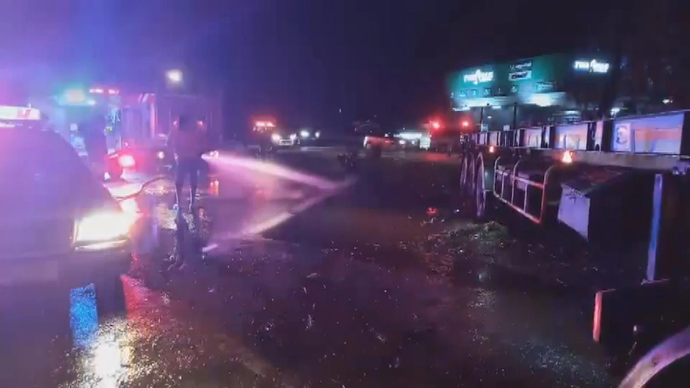 สิบล้อข้ามเลนชน “รถไปรษณีย์” จนท.ดับ คนขับหนี