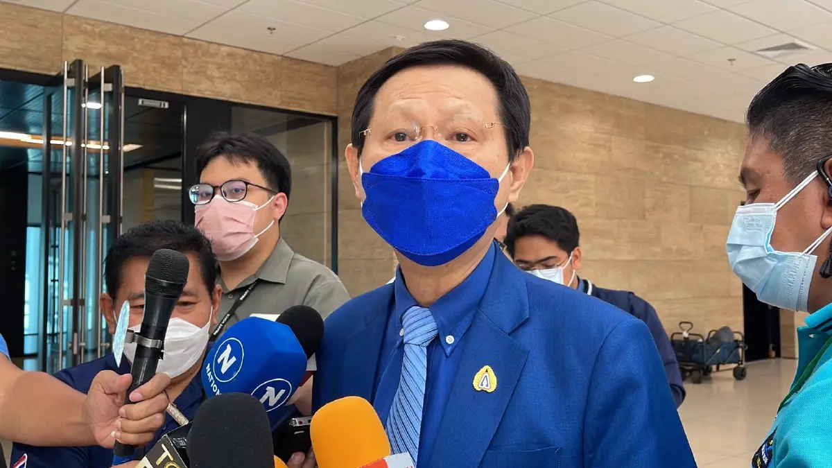 "หมอระวี"น้อมรับคำวินิจฉัยศาล ชี้อาจเห็นพรรคการเมืองควบรวมสู้ลต.บัตร 2 ใบ