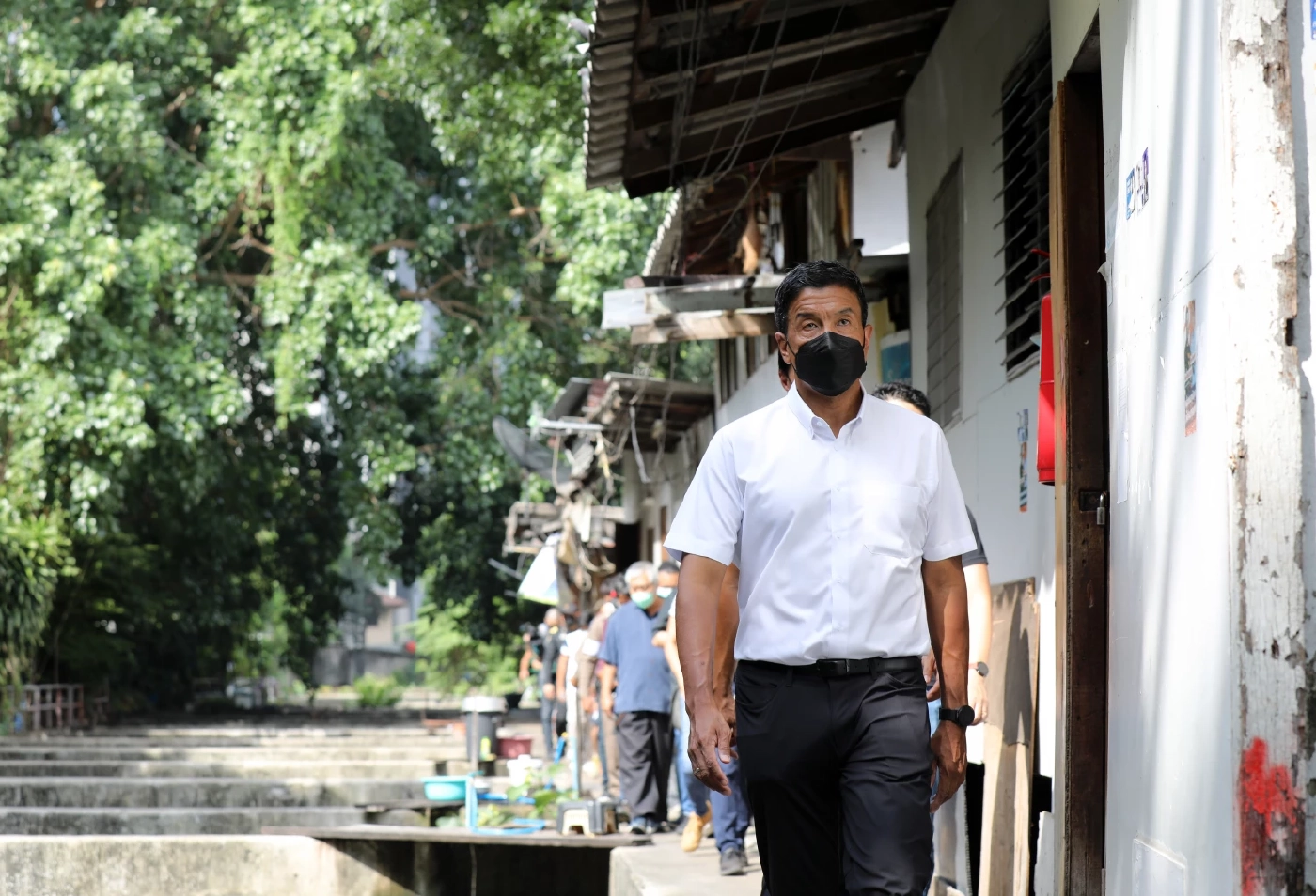 รอลุ้น! "ศรีสุวรรณ" แย้มบ่ายนี้มีคนเมืองกรุง 1.38 ล้านคน ดิ้นชักงอเป็นไส้เดือน  