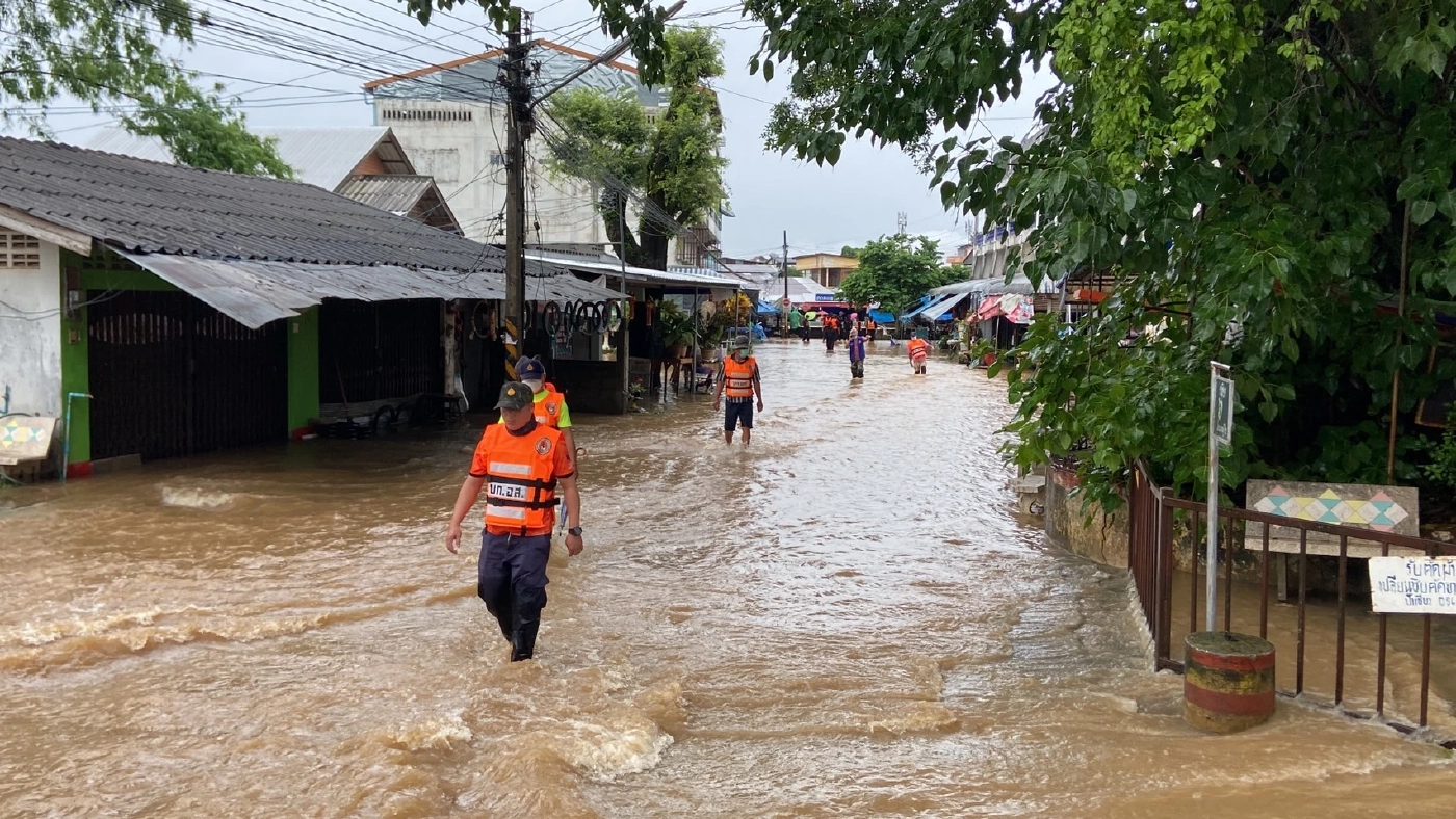 เชียงราย-น้ำป่าไหลหลากเข้าท่วมบ้านเรือน พื้นที่เกษตร เสียหาย หลายอำเภอ
