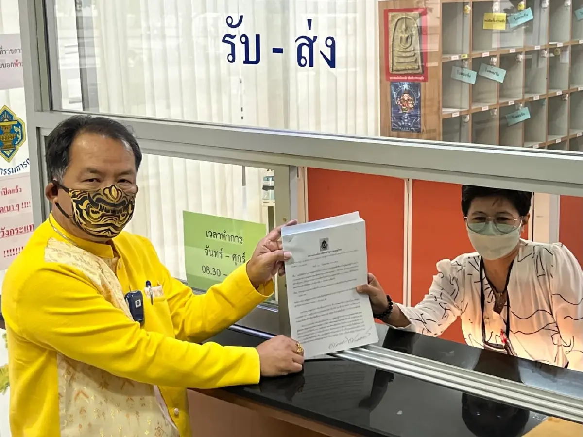 “ศรีสุวรรณ” จี้ “กกต.” เอาผิด “ชัชชาติ – อัศวิน –ดร.เอ้” ไม่เก็บป้ายหาเสียง