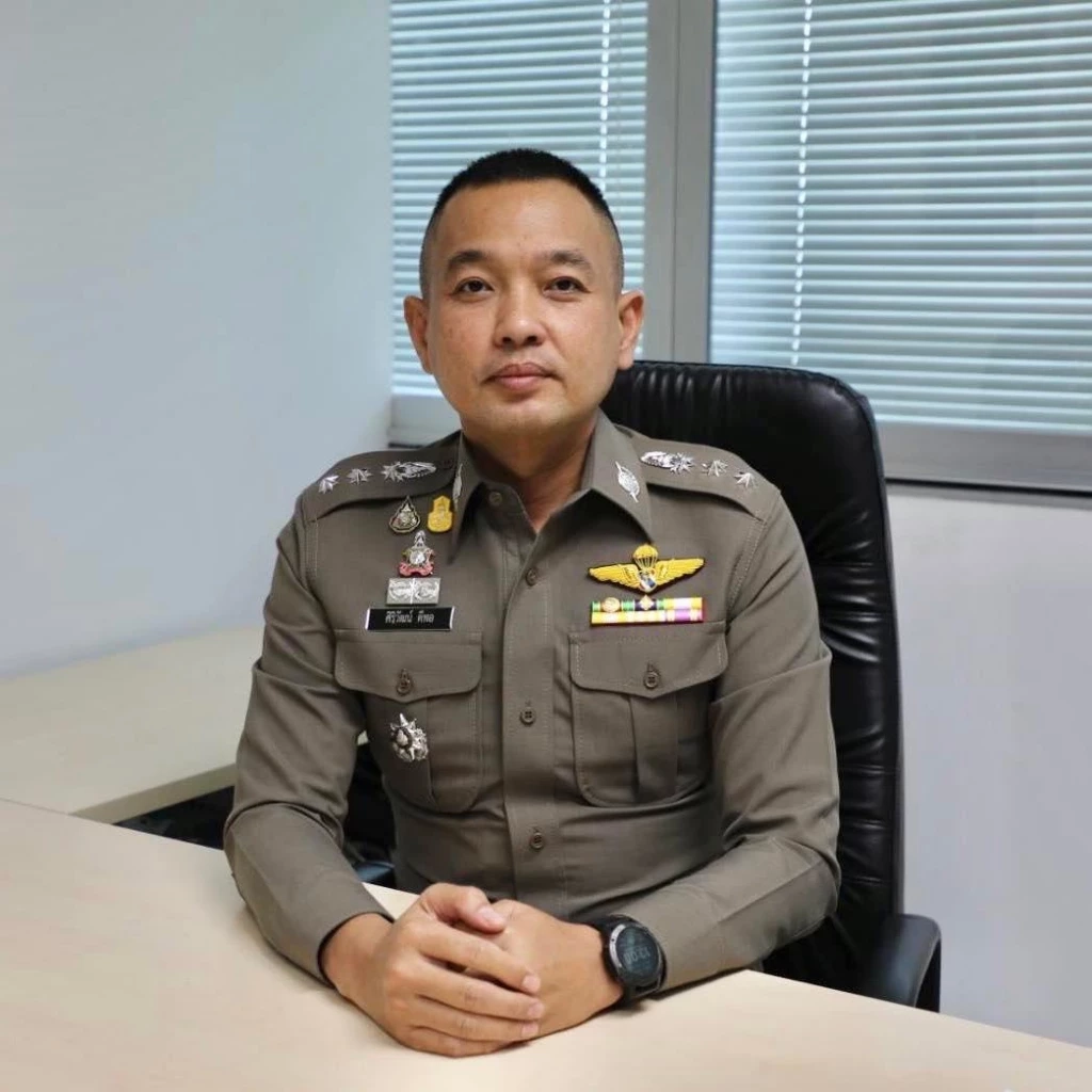  พ.ต.อ.ศิริวัฒน์ ดีพอ รองโฆษก ตร. ในฐานะรองผู้บังคับการปราบปรามอาชญากรรมทางเทคโนโลยี หรือ ผบก.ปอท.