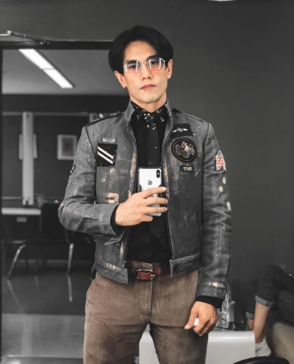 “ต๊ะ บอยสเก๊าท์” หรือนายวินรวีร์ ใหญ่เสมอ ศิลปินนักร้องชื่อดัง ยุค 90 