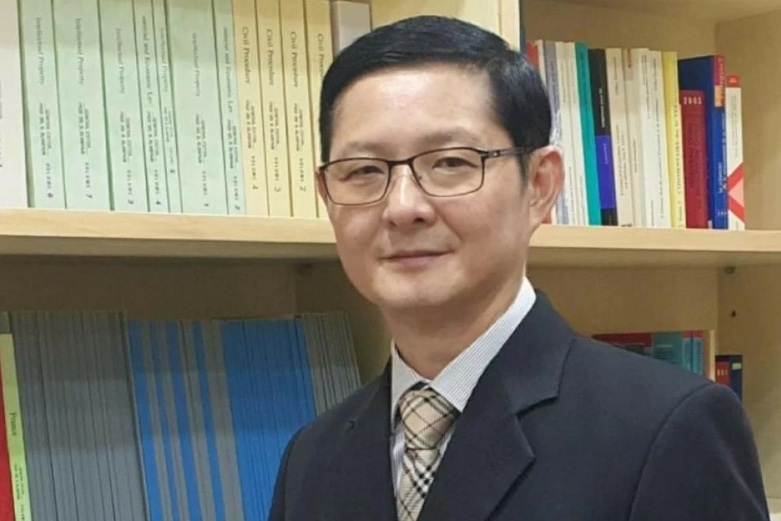 ดร.ธนกฤต วรธนัชชากุล อัยการจังหวัดประจำสำนักงานอัยการสูงสุด