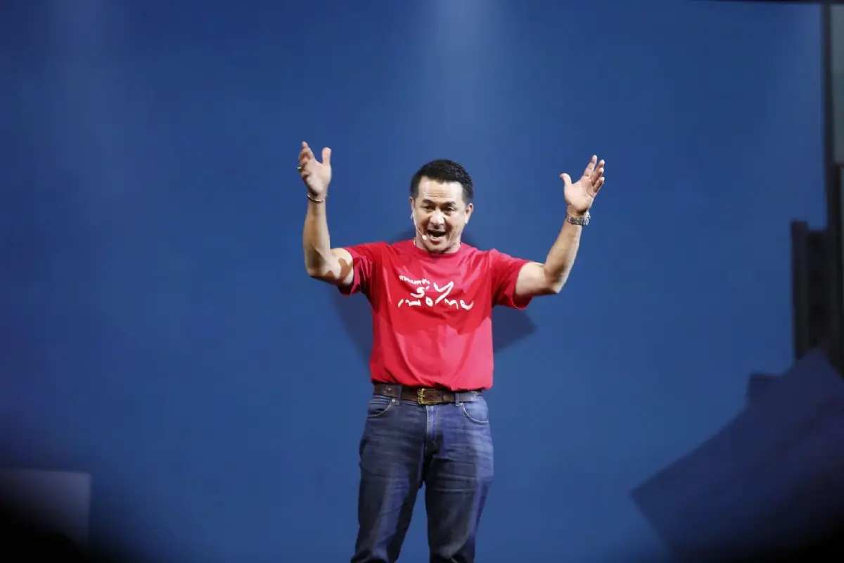 "หมอชลน่าน"ขอคนเสื้อแดงช่วยทำแลนด์สไลด์สมุทรปราการ