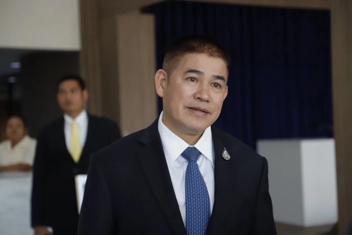 "ลุงป้อม" แจง "ธรรมนัส" ไม่ไปหรอก ร่วมดินเนอร์ เพื่อไทย เอาเวลาไปทำงานดีกว่า