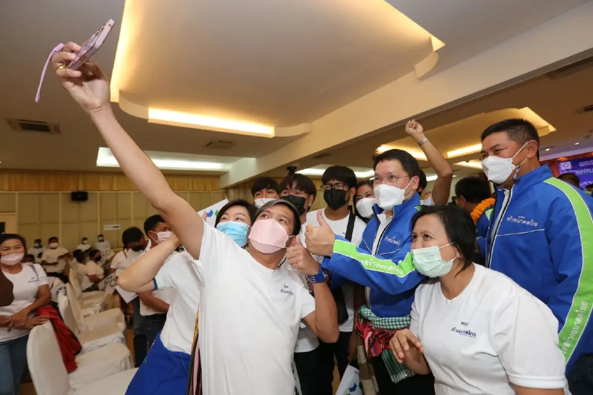 "สร้างอนาคตไทย" ลุยปักธงอีสาน  เปิดตัวว่าที่ผู้สมัครส.ส.