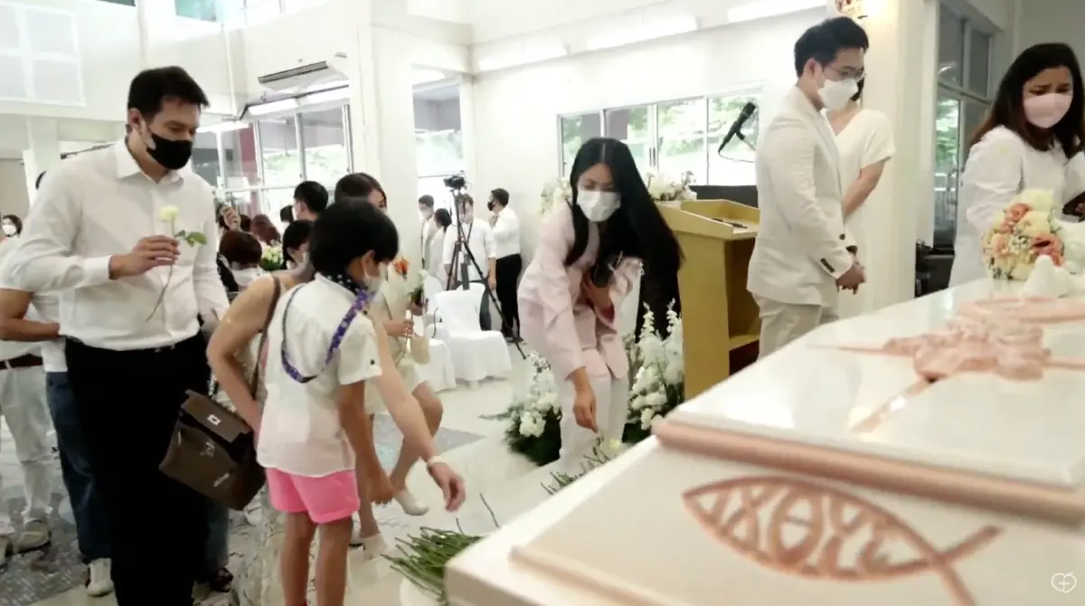 ครอบครัวพร้อมด้วยคนบันเทิง ร่วมส่ง "แตงโม นิดา" ครั้งสุดท้าย