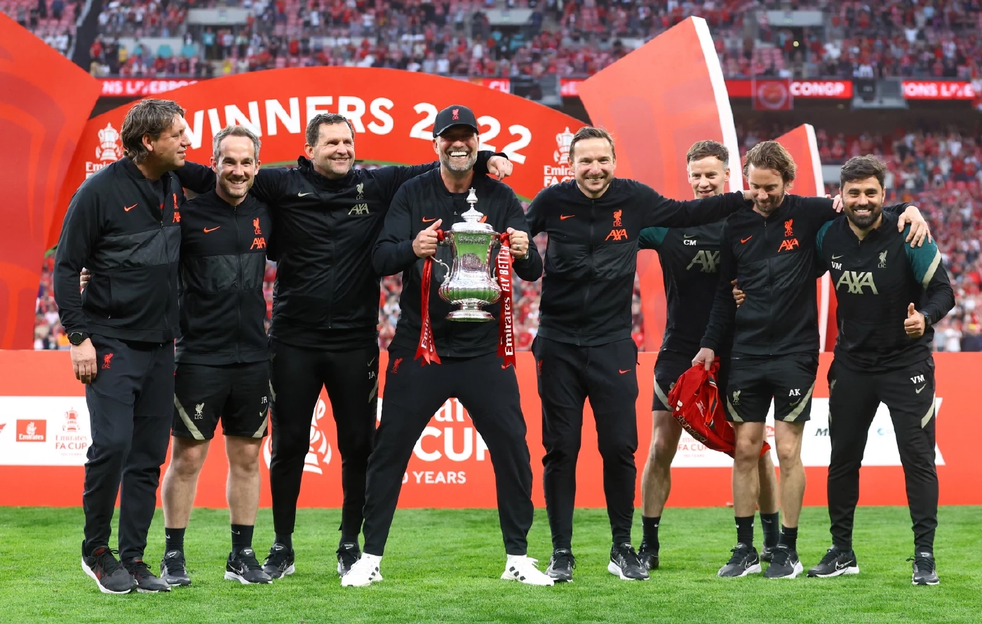 ประมวลภาพ "หงส์แดง" ดวลโทษดับ "สิงห์บลูส์" ผงาดแชมป์เอฟเอคัพสมัย 8