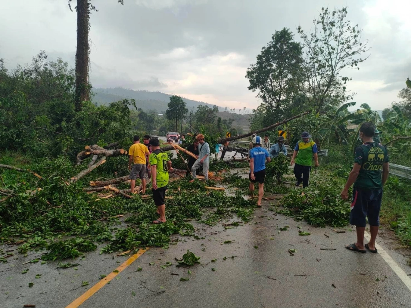 ปภ.เผย พายุฤดูร้อนถล่ม 41 จว. ดับ 1 เจ็บ 1 ราย  เตือนวันนี้ 60 จังหวัดเฝ้าระวัง