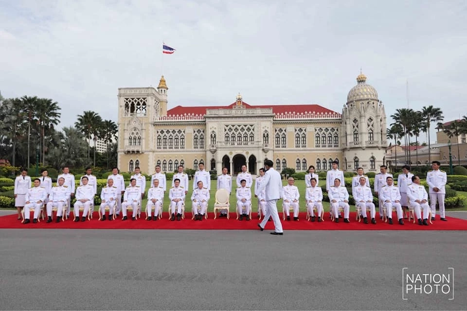 รมต.คนไหนดอกไม้บานในหัวใจ ผิดศีลธรรม ฝ่ายค้านรอซักฟอก ส.ส.หญิงอาจร้องไห้?