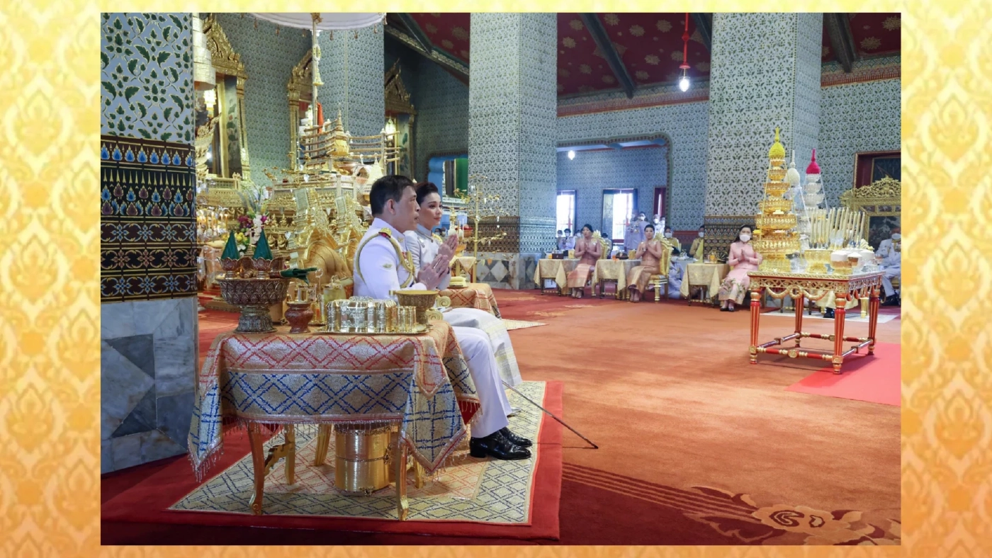 "ในหลวง-พระราชินี" เสด็จฯไปในการ "พระราชพิธีฉัตรมงคล"