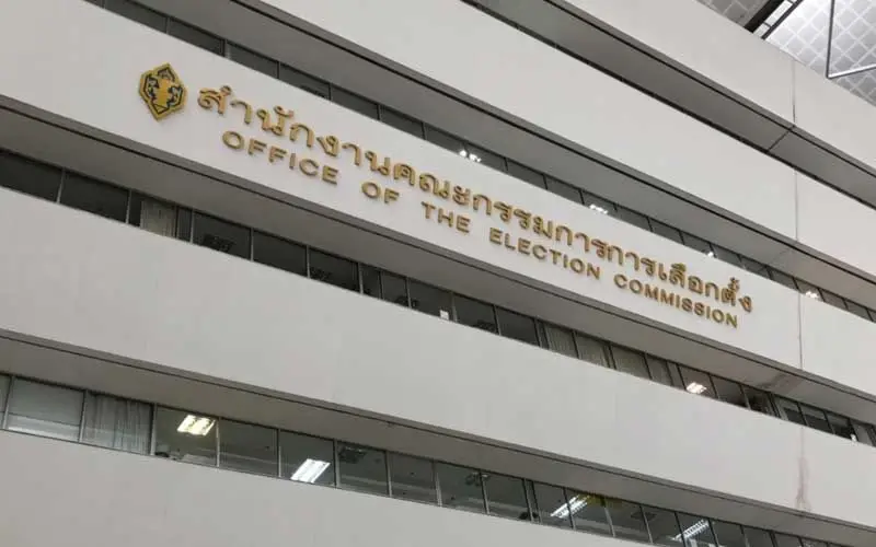 สายไหม้เรียบร้อย คนแห่โทร “สายด่วน กกต. 1444” จี้รับรอง “ชัชชาติ”