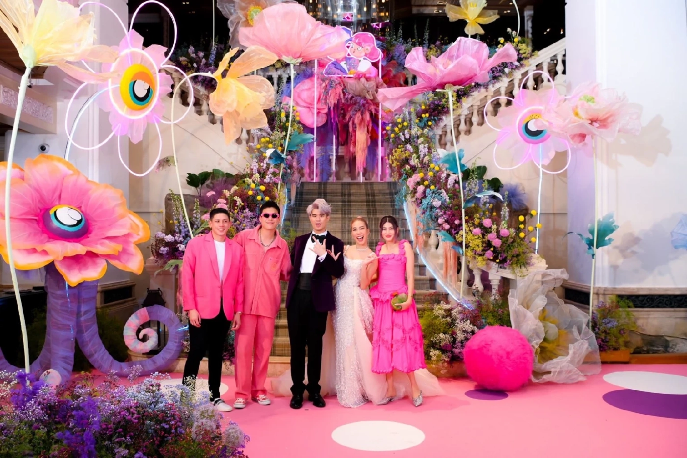 เก็บตกภาพฉลองมงคลสมรส  ปณต เก็ตสึโนวา - เนะ อโณทัย คนดังร่วมงานเพียบ