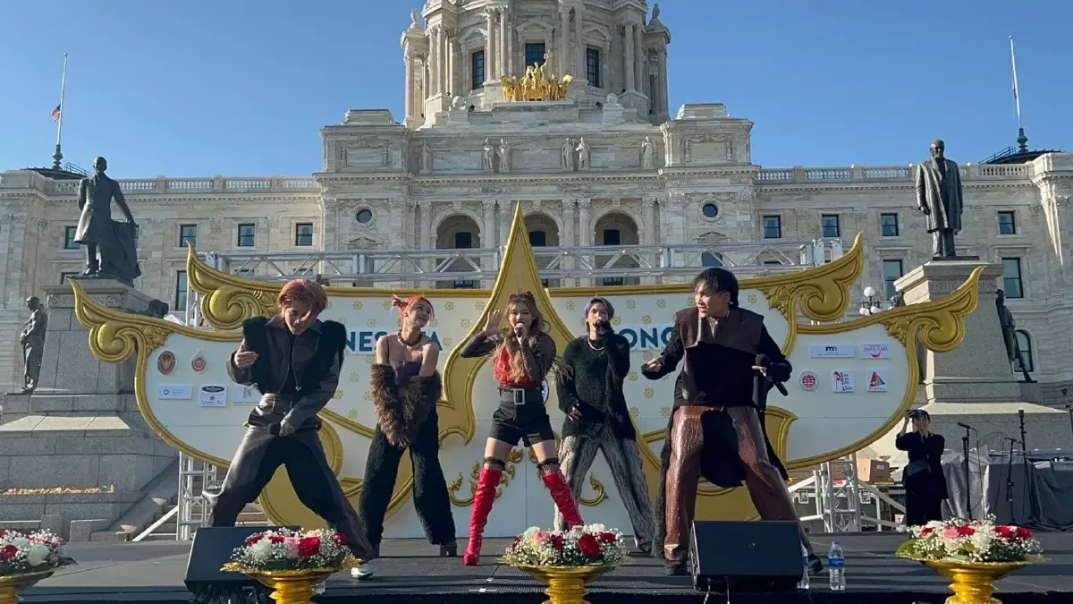 4MIX - ยีนส์ ปพิชญา จัดเต็มโชว์บนเวที Minnesota Songkran Festival  ที่อเมริกา
