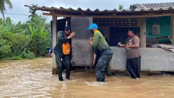 ปภ. แจ้งเตือน 6 จังหวัด ระวังน้ำท่วม เผย เสียหายแล้ว 610 ครัวเรือน ดับ 1 ราย
