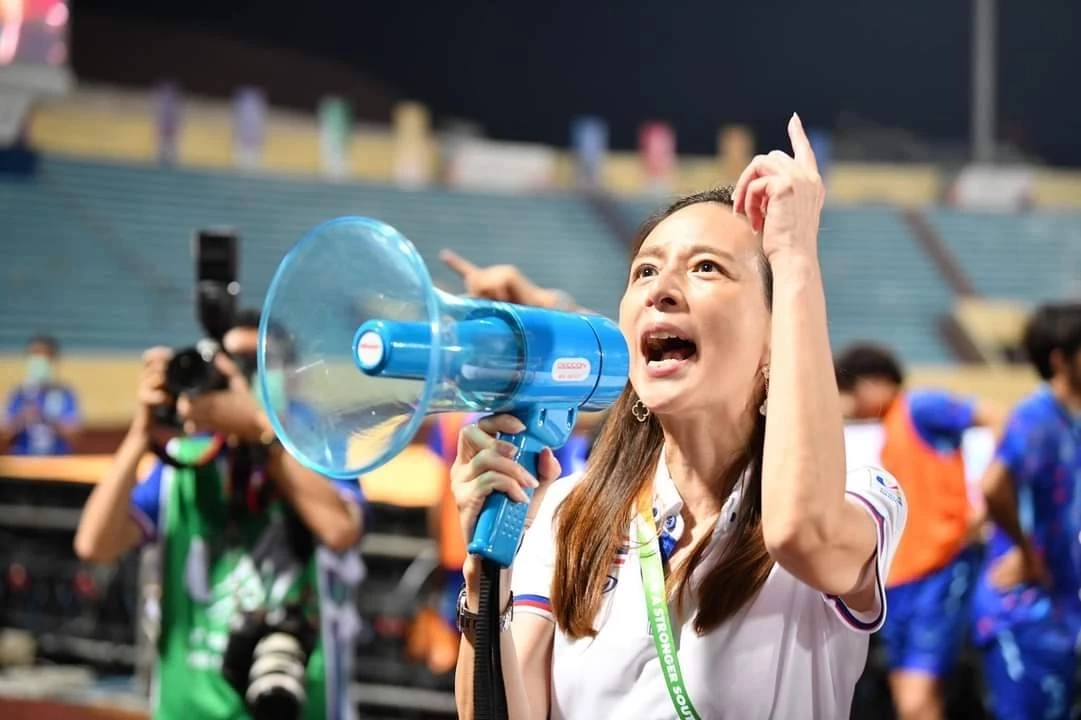 มาดามแป้ง ขอบคุณทัพช้างศึกและกองเชียร์ พิพัฒน์ มอบ 1 ล้าน