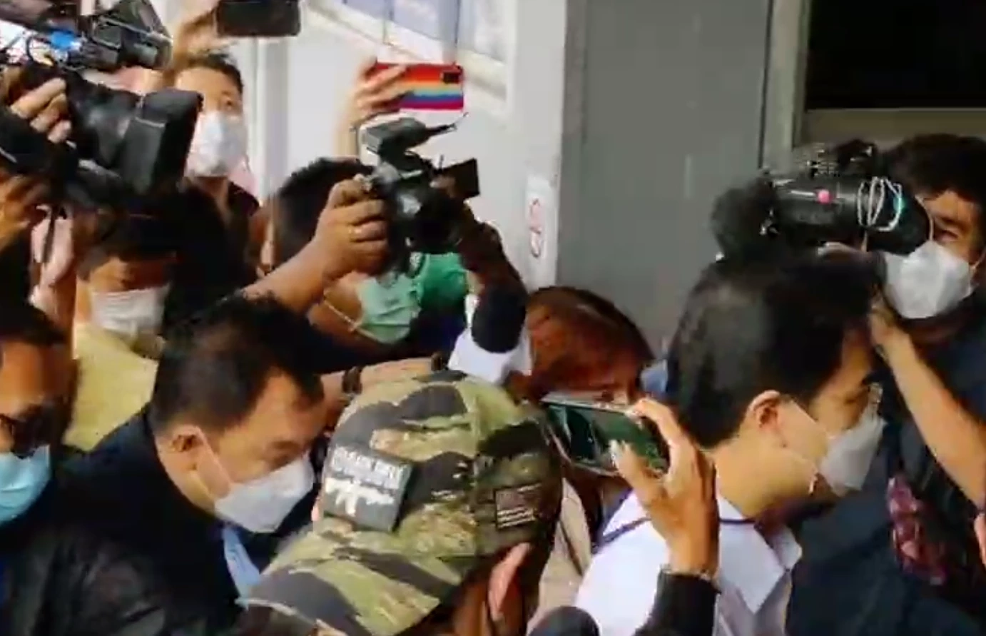 "ปริญญ์" โผล่รับข้อหาเพิ่ม คดี "พรากผู้เยาว์" อนาจารนักศึกษาฝึกงาน