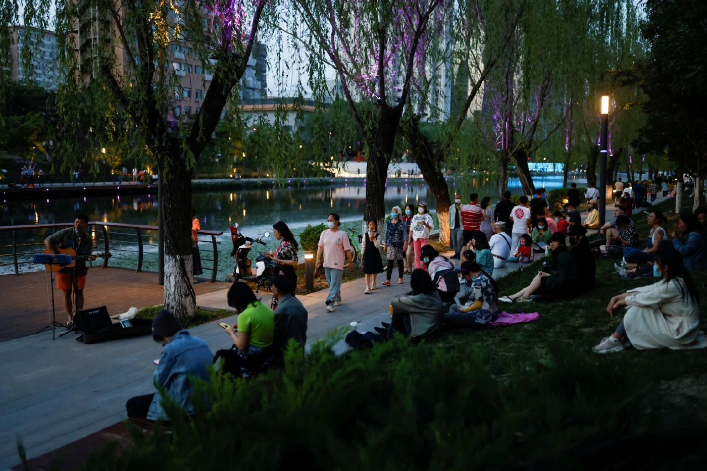 เจอติดเชื้อ ปักกิ่งระงับรถไฟใต้ดิน - รถประจำทาง